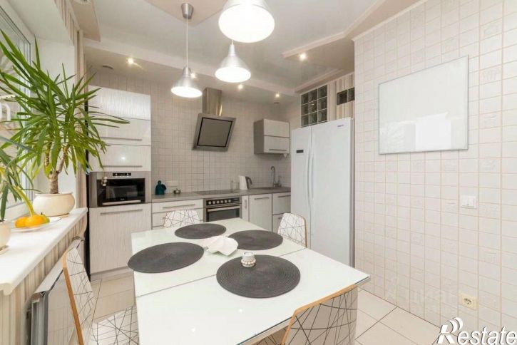 4-комн квартира проспект Обводный Канал, 76,  д. 76