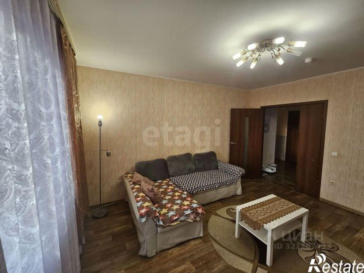 3-комн квартира Стрелковая улица, 28,  д. 28