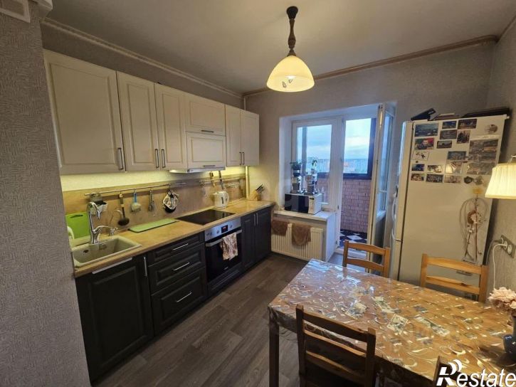 3-комн квартира Стрелковая улица, 28,  д. 28