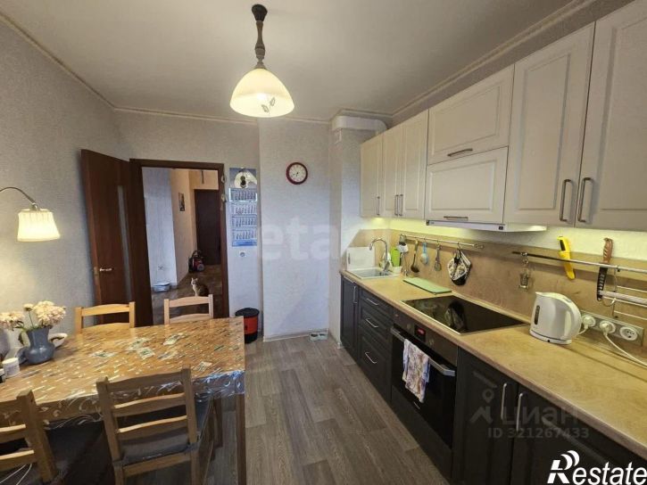 3-комн квартира Стрелковая улица, 28,  д. 28