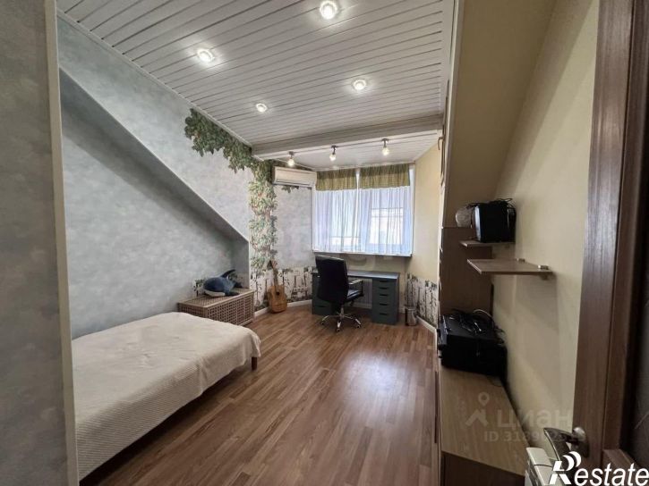 5-комн квартира Новгородский проспект, 93,  д. 93