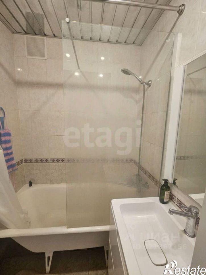 4-комн квартира улица Попова, 63,  д. 63