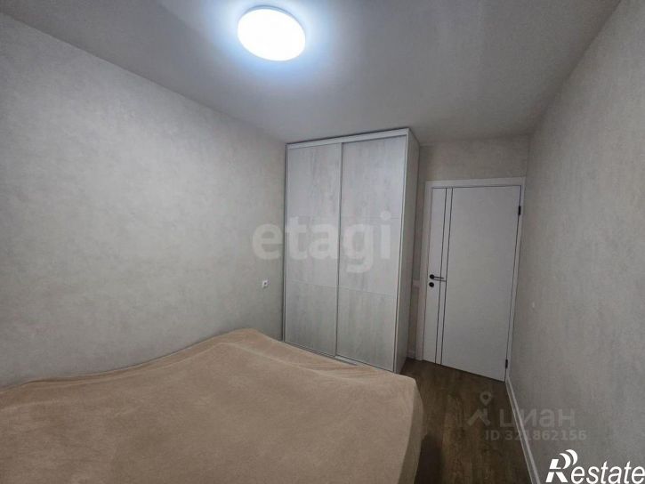 4-комн квартира улица Попова, 63,  д. 63