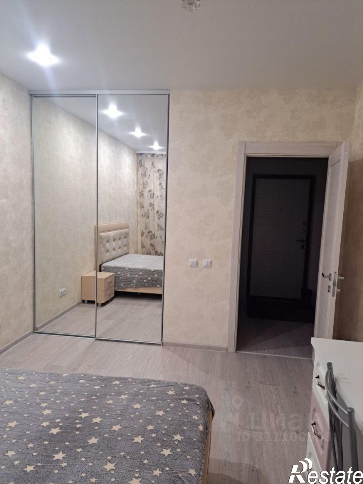 Сдать квартиру за 42 000 рублей на проспект Ломоносова, 107