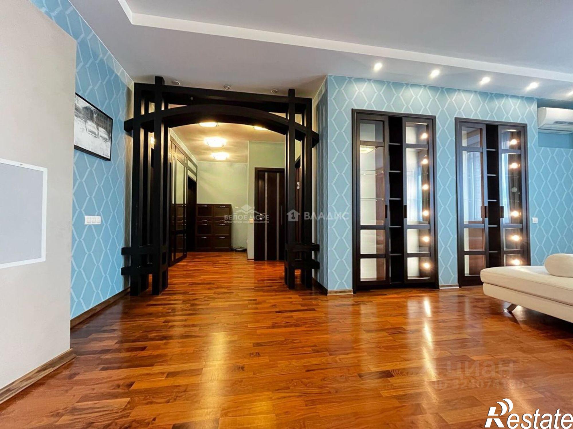 Купить квартиру за 25 000 000 рублей на Троицкий проспект, 12