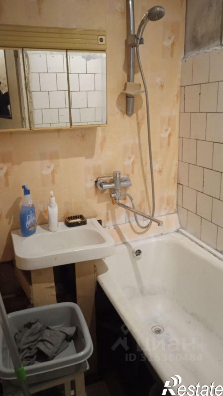 Комната пр-кт Дзержинского, 15,  д. 15