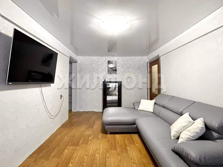 3-комн квартира Троицкий проспект, д.186