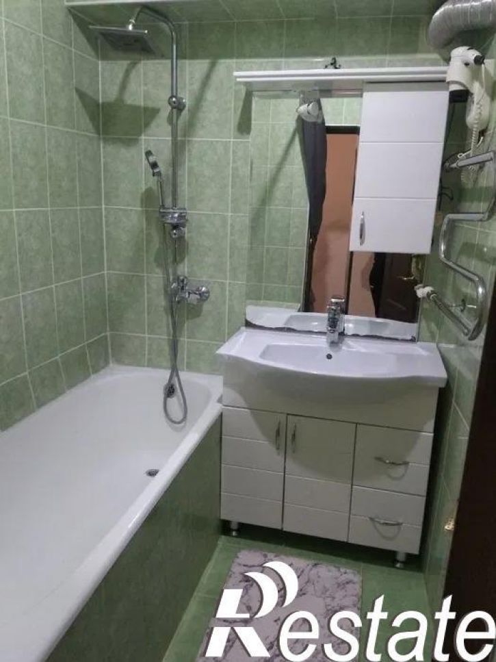 1-комн квартира Логинова, 80