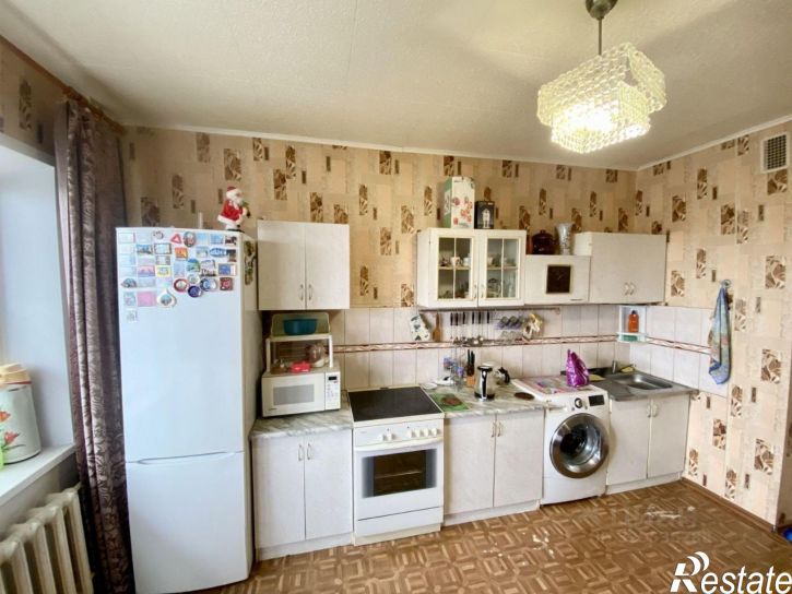 4-комн квартира улица Русанова, 8,  д. 8