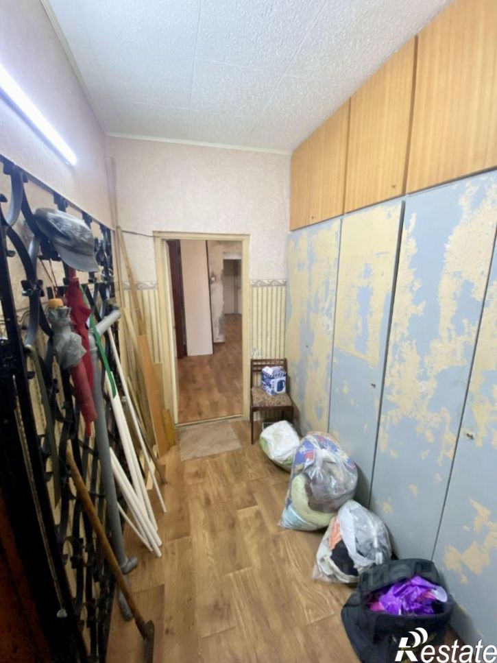 4-комн квартира улица Русанова, 8,  д. 8