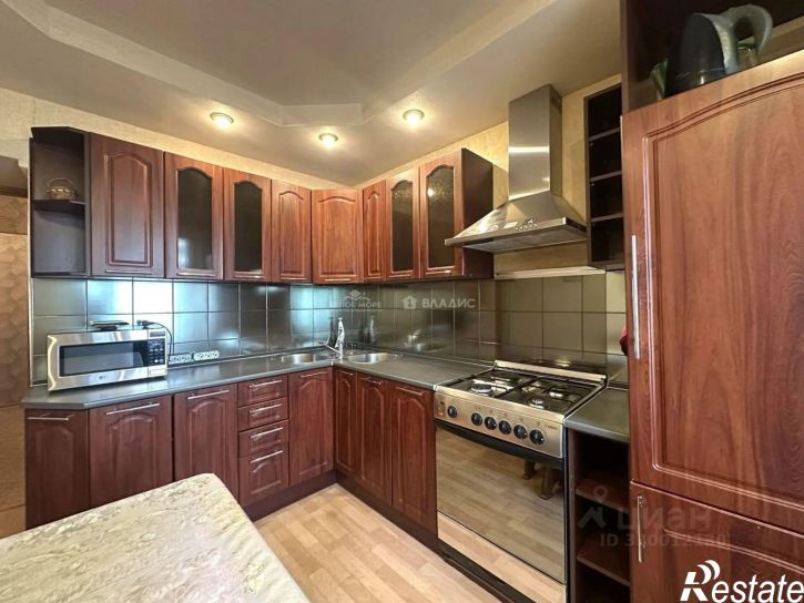 2-комн квартира ул Октябрят, 4 3,  д. 4 3,  к. 3