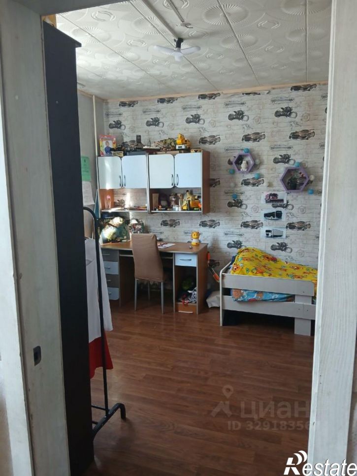 3-комн квартира ул Русанова, 20,  д. 20