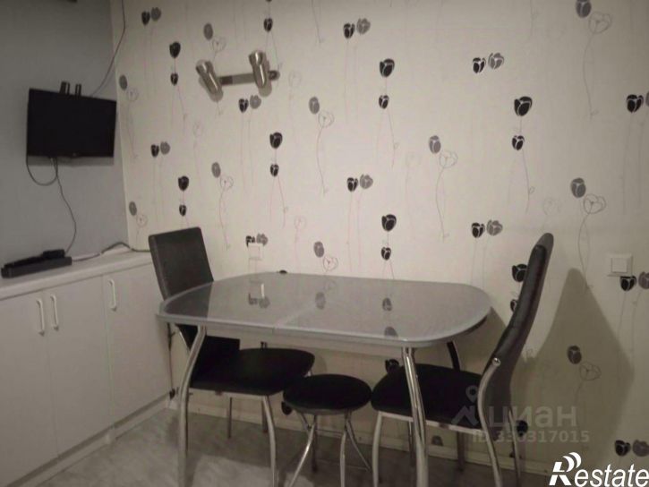 4-комн квартира улица Логинова, 21,  д. 21