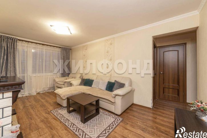 3-комн квартира Дзержинского проспект, д.7к3