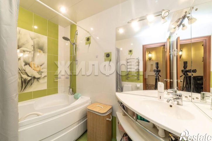 3-комн квартира Дзержинского проспект, д.7к3