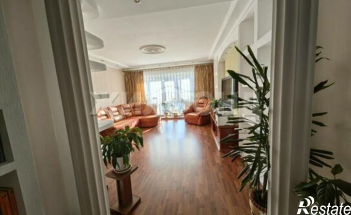 2-комн квартира пр-кт Советских космонавтов, 52,  д. 52