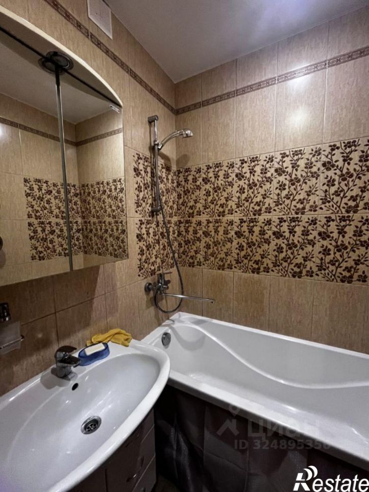 3-комн квартира улица Логинова, 21,  д. 21