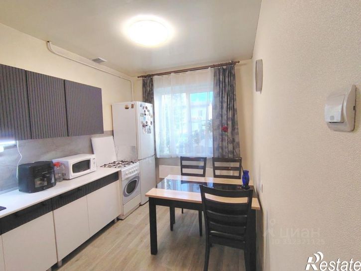 3-комн квартира улица Гайдара, 50,  д. 50
