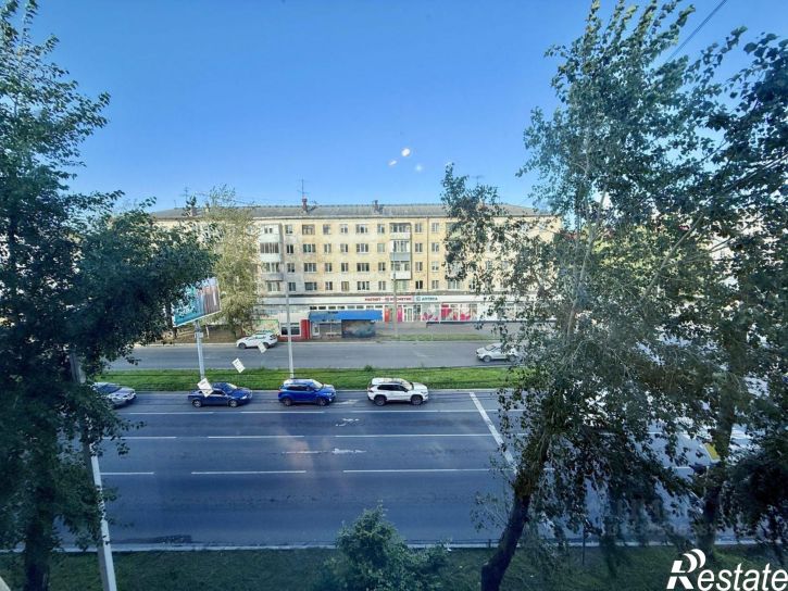 5-комн квартира улица Гагарина, 10,  д. 10