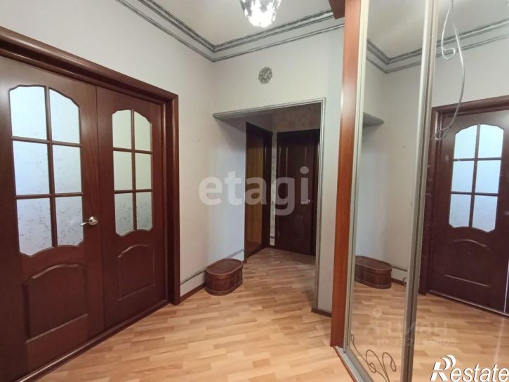 3-комн квартира улица Русанова, 8,  д. 8