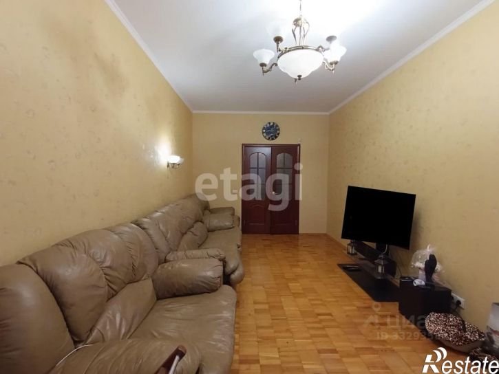 3-комн квартира улица Русанова, 8,  д. 8