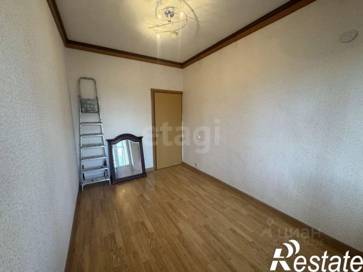 3-комн квартира улица Логинова, 23 к1,  д. 23 к1