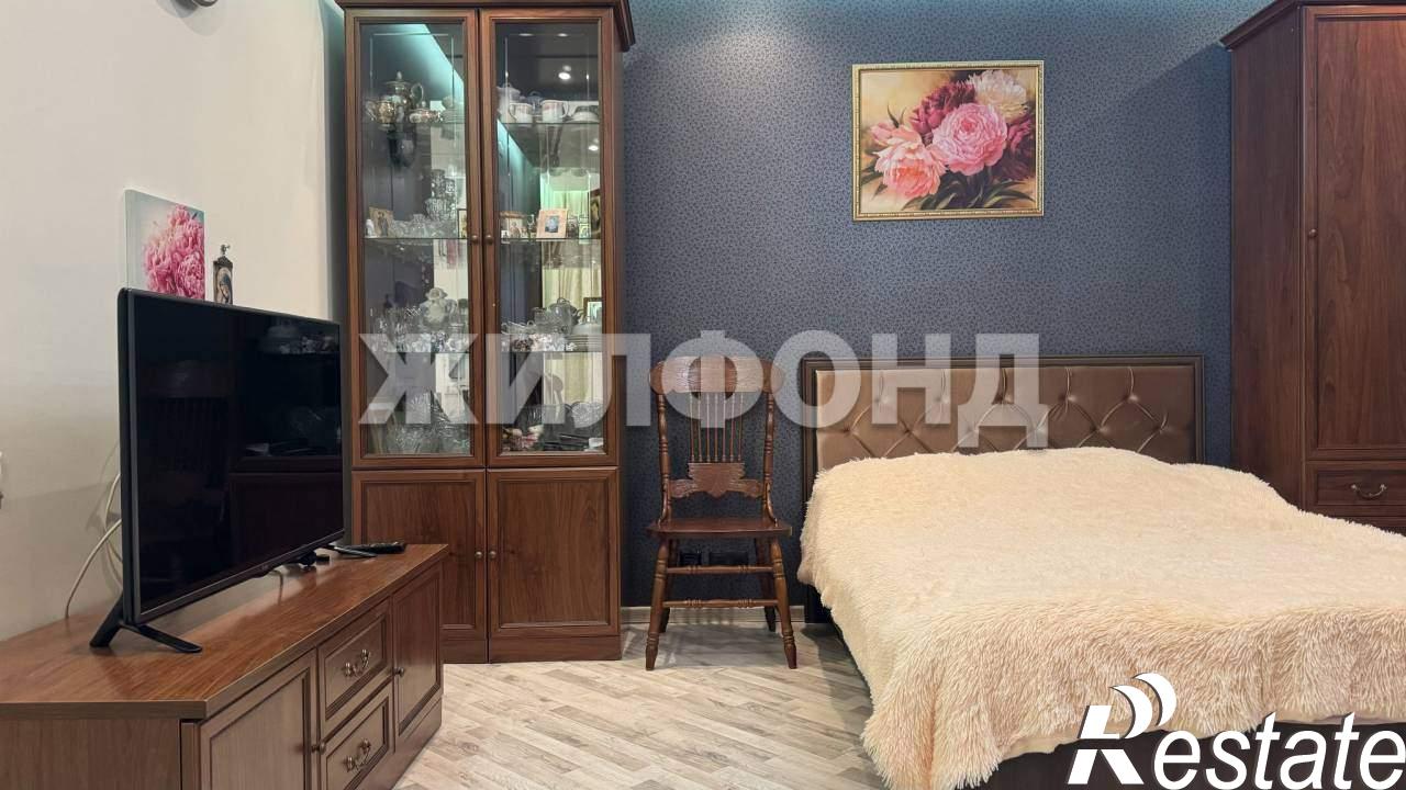 Купить квартиру за 6 300 000 рублей на Суворова ул., д.12