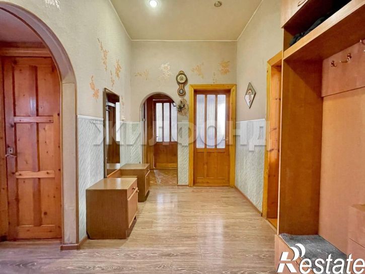 3-комн квартира Вельможного ул., д.11